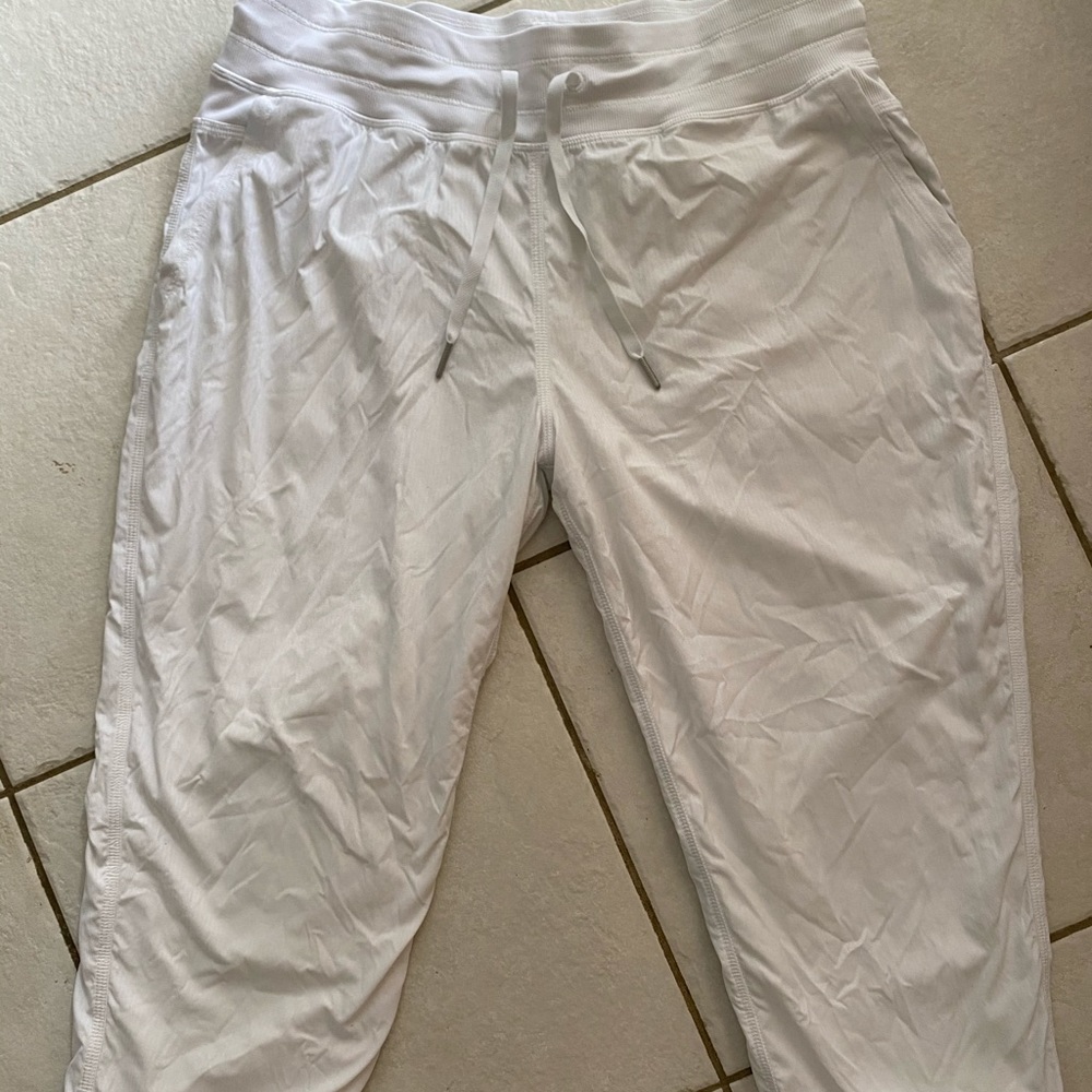Lululemon knee length pants